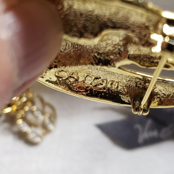 Super Cute Vintage CATTAILS (AJC) Cat's sitting on moon brushed Goldtone brooch - Picture 7 of 9